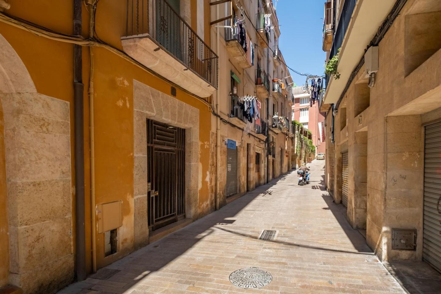 Apartamento En El Corazon De Tarragona. Planta Baja Con Patio. Exterior foto