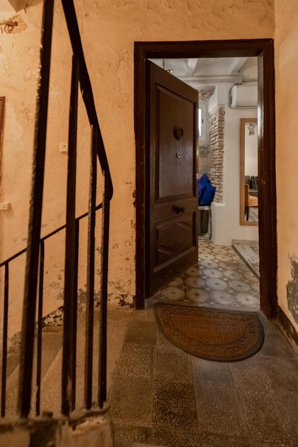Apartamento En El Corazon De Tarragona. Planta Baja Con Patio. Exterior foto